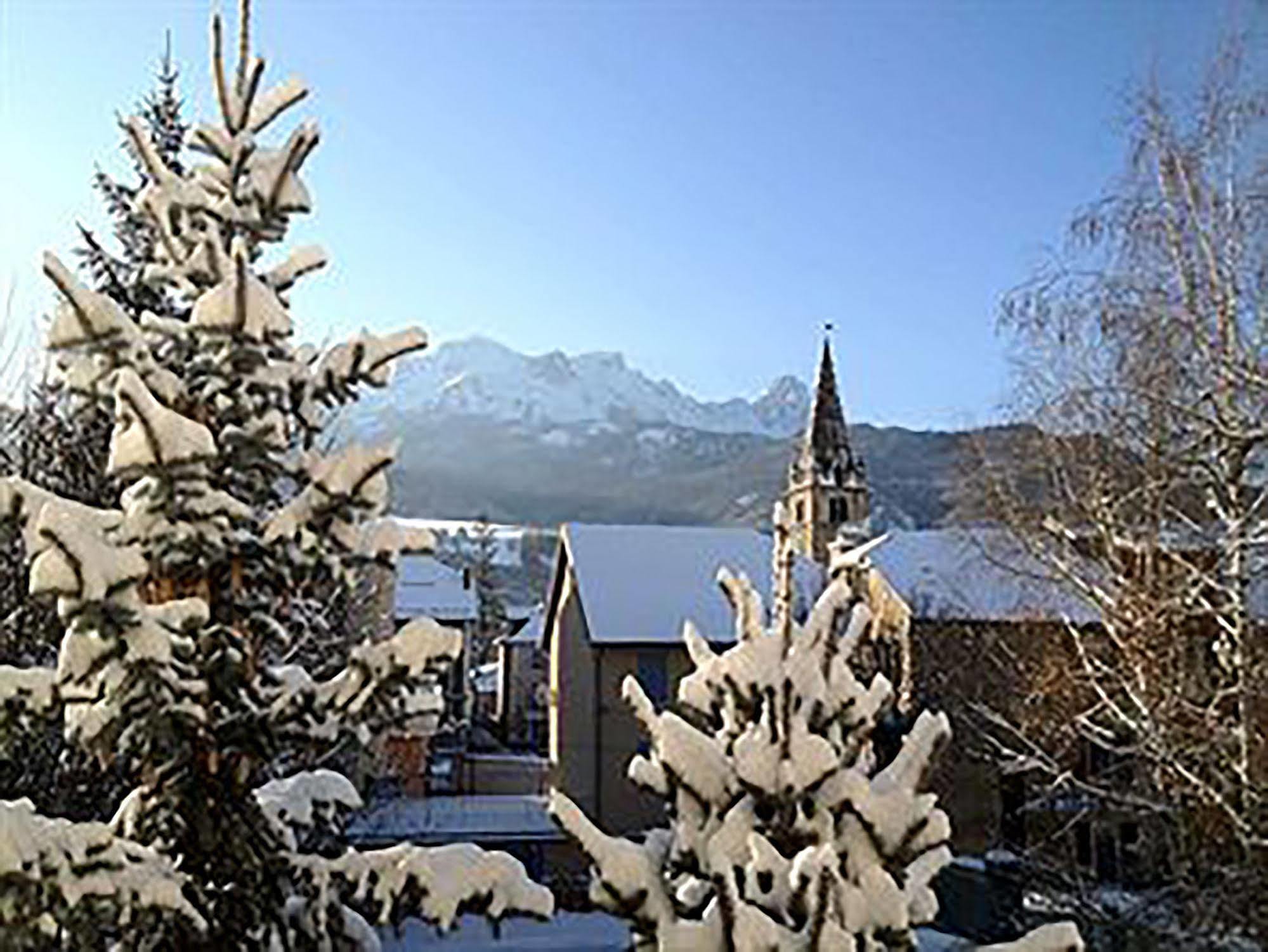 Hotel Spa Azteca Barcelonnette Exterior photo